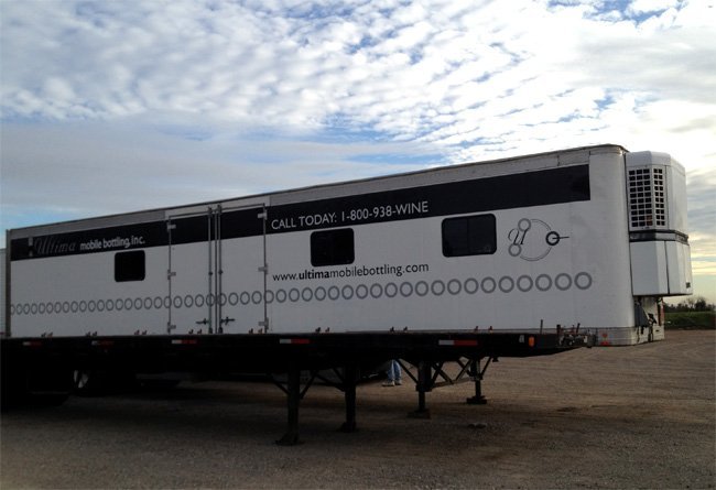 Ultima Trailer Graphics by Sign Dynamics