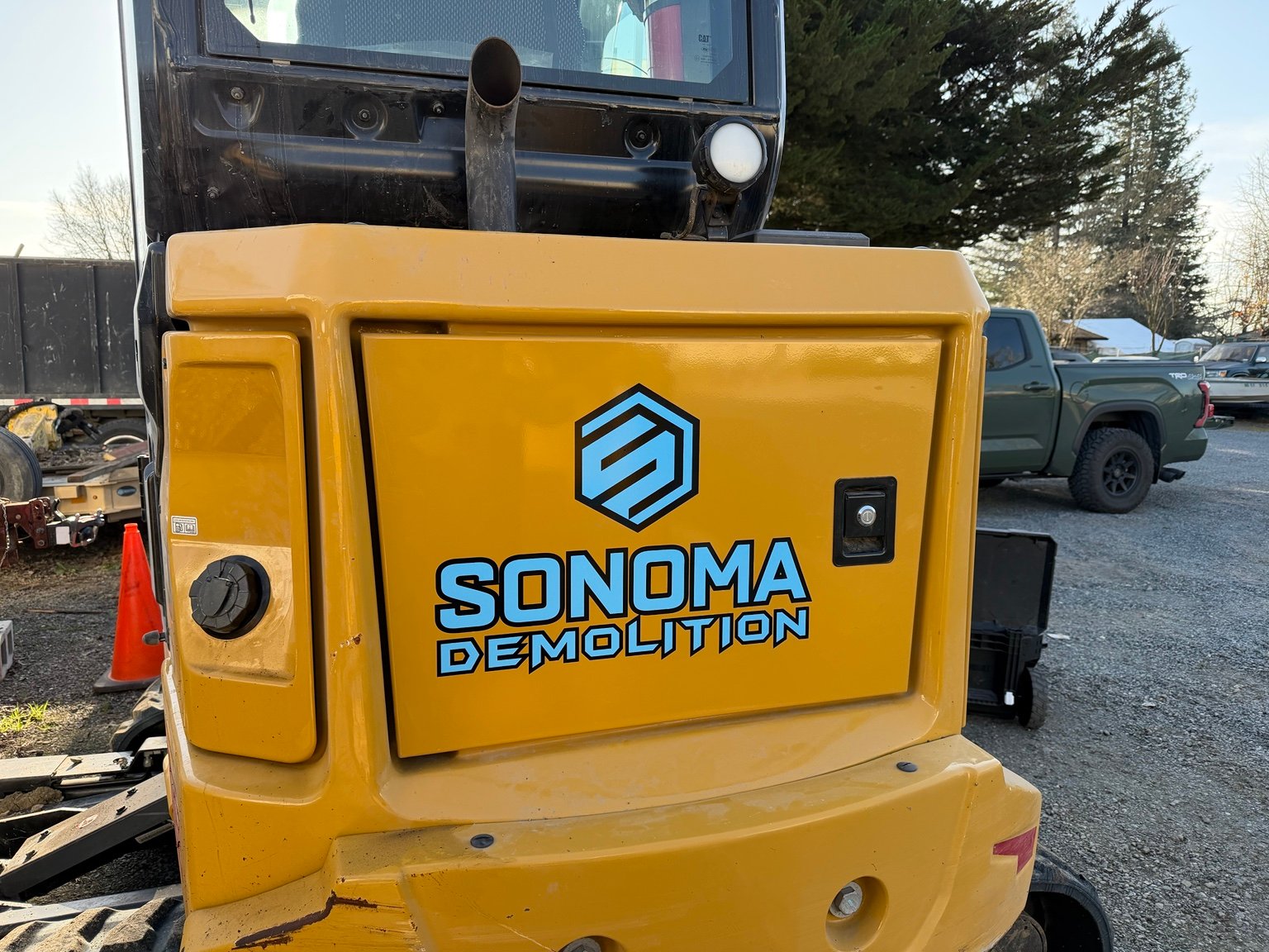 Sonoma Demolition Equipment Graphics by Sign Dynamics