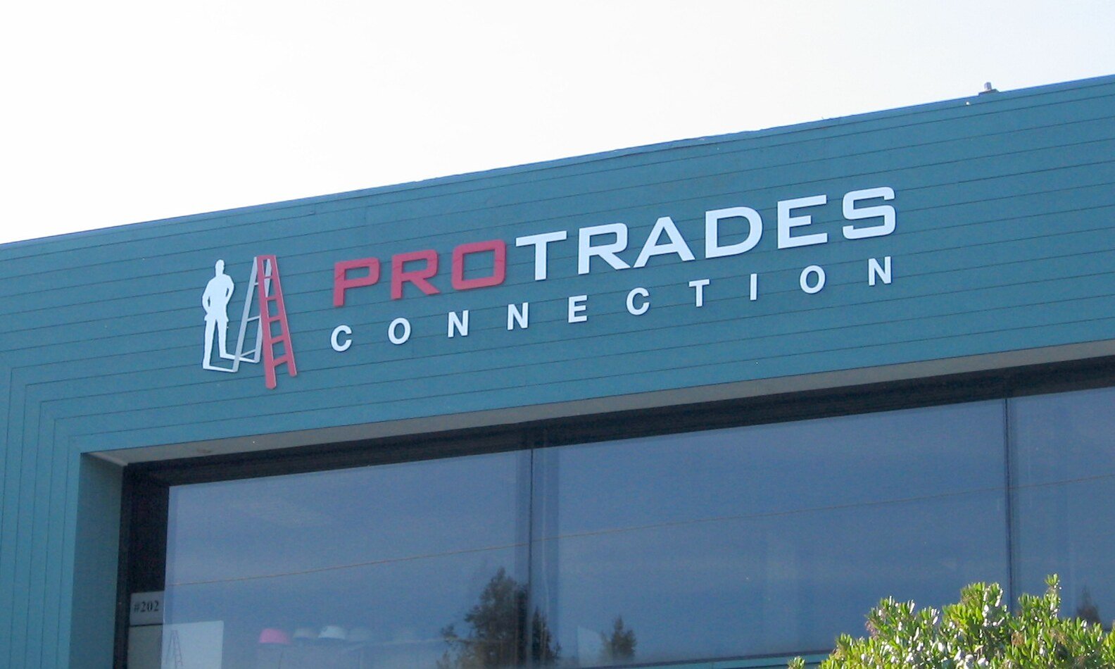 Pro Trades Connection Dimensional Letters by Sign Dynamics